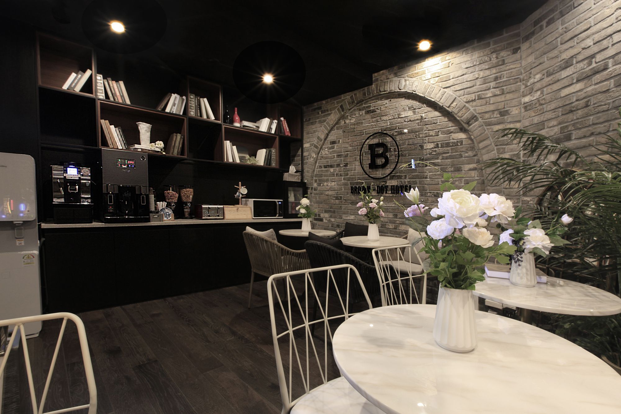 Brown Dot Hotel Yangjeong Пусан Екстериор снимка