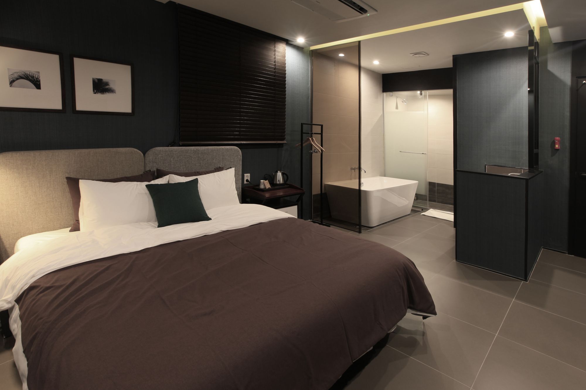 Brown Dot Hotel Yangjeong Пусан Екстериор снимка